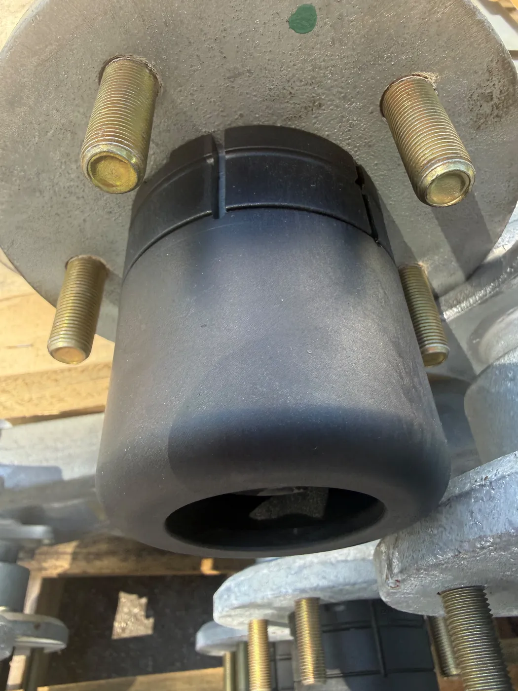 Five lug galvanized trailer hub with wheel studs